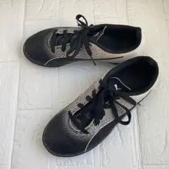 【プーマ】サッカー トレーニングシューズ ブラック ホワイト 21cm