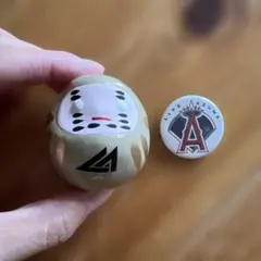 ライブアズマ　Live Azusa ベージュ豆ダルマ　缶バッジ