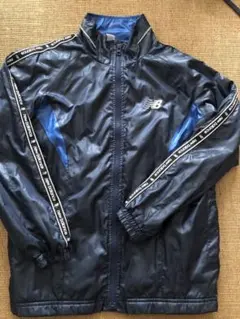 new balanceウィンドブレーカー