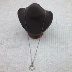 クリスタル装飾円形ペンダントネックレス