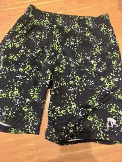 迷彩柄ショートパンツ 黒と緑