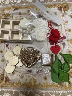 雑貨　箱　ハートの飾り