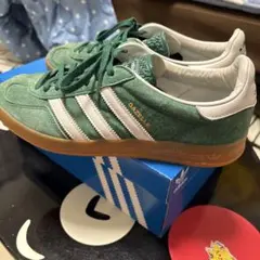 adidas Gazelle グリーン スニーカー