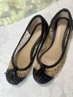 【ZARA WOMAN】ラフィア風 メッシュ フラットシューズ（タッセル付き）のサムネイル