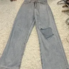 ダメージ加工 グレー ワイドレッグデニムパンツ - メルカリ