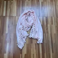 ♪FREDY emue♪ポンポン付きピンクストールのサムネイル
