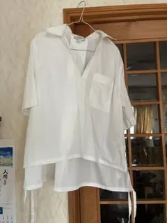 COS ホワイト 半袖シャツのサムネイル