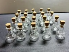 ミニチュア　ガラスの小瓶　オーバル　コルク付　20個セット