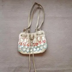 MOYNA 巾着型バッグ シェル装飾 ベージュ - メルカリ