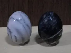 タマゴ型大理石の置物（白黒2個セット）