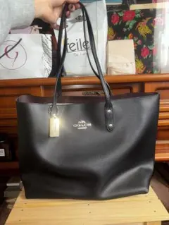 COACH 黒レザートートバッグ