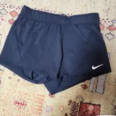 ウエストバンド付きパンツ