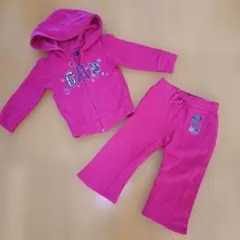 90センチ　GAP ピンク フード付きトレーナーとパンツのセット