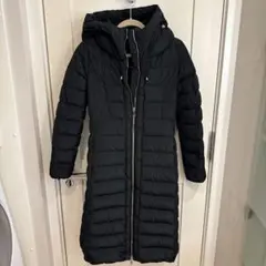 MONCLER ブラック ロングダウンジャケット フード付き