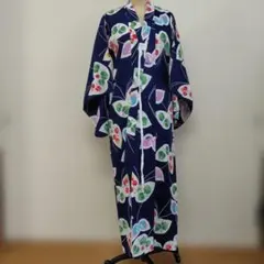 浴衣単品　粋な紺地 可愛い蝶 植物 昭和レトロ 身丈約130