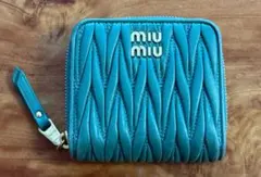 miu miu マテラッセ 二つ折り財布のサムネイル