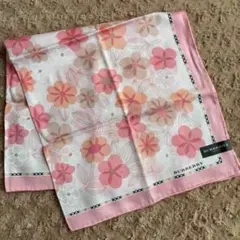 《新品未使用❗》大判 BURBERRY バーバリー ハンカチ 花柄 ノバチェック