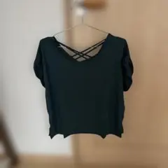 クロスストラップ ダークグリーン Tシャツ Mサイズのサムネイル