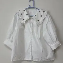 刺繍付きフリル襟ホワイトシャツ ブラウス
