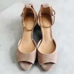 美品 MODE ET JACOMO carino オープントゥ 美脚パンプスのサムネイル