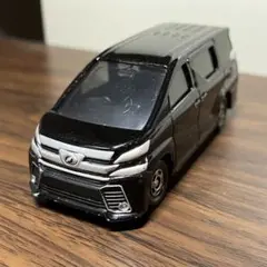 トミカ　No.84 トヨタ ヴェルファイア 紫のサムネイル