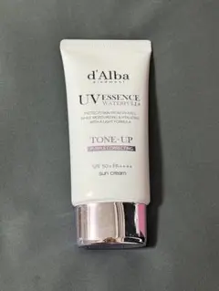 d'Alba UV ESSENCE WATERFUL トーンアップ