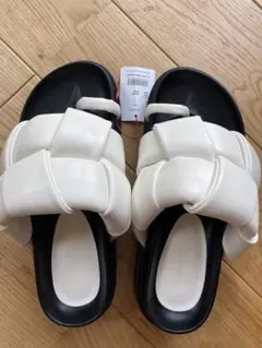 メゾンスペシャル　サンダルのサムネイル