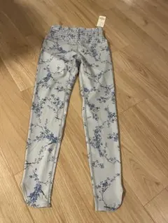 【SUKALA】シャインストレッチフィットフレアパンツ Mサイズ SUKALA】シャインストレッチフィットパンツ(Mサイズ スモークブルー