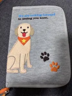 犬の刺繍付き母子手帳ケース POETIC NINA