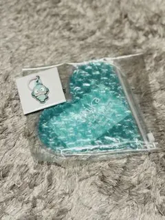 【新品未使用】サンリオ　ハンギョドンチャーム&fikaハート型ポーチセット