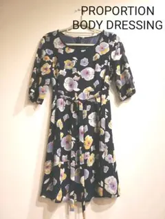 プロポーションボディドレッシング ウエストリボン花柄ワンピース