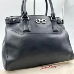 近年モデル✨ フェラガモ ハンドバッグ ガンチーニ サフィアーノレザー ブラック