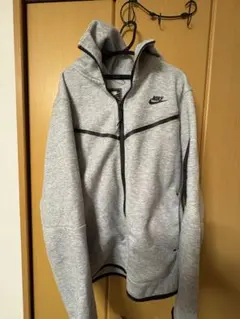 Nike テックフリース　グレー　mサイズ 早いもん勝ち‼️‼️