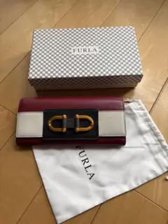 値下げ　FURLA 長財布 箱・保存袋付きのサムネイル