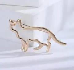 猫　ブローチ　ゴールド