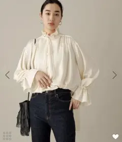 定価¥18,700 フリルブラウス