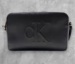 【Calvin Klein】カルバンクライン　ショルダーバッグ　CK ロゴ 黒のサムネイル