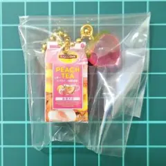 【早い者勝ち】Lipton　リプトン　ミニチュアチャーム＆グミ　ピーチティー