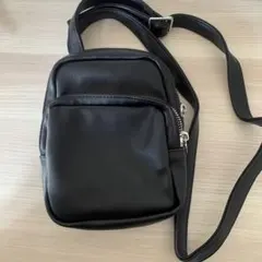 GU レザータッチミニショルダーバッグ