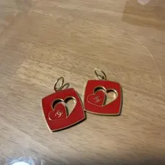 香奈兒　　CHANEL 紅色愛心造型吊飾