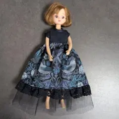 G236リカちゃんのワンピース　ハンドメイド　22㌢、27㌢ドール服 いちご泥棒のサムネイル