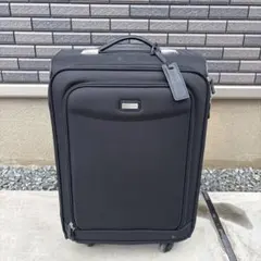 中型 ブラック キャリーケース 4輪