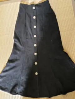 黒のスエード風マーメイドスカート