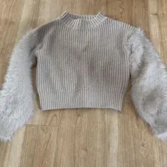 ベージュ ニットセーター