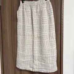 TSUHARU 刺繍 スカート　アイボリーのサムネイル