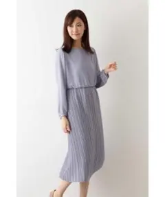 ☆美品☆ナチュラルビューティーベーシック　ジョーゼットプリーツワンピース　ブルーのサムネイル