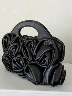 値下げ　✿ブラック✿　サテンバック　パーティバッグ