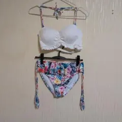 AngelLuna　エンジェルルナ　ビキニ　水着　セパレート　LL　花柄のサムネイル