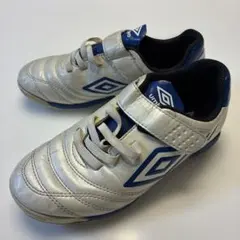 Umbro フットサルシューズ　ジュニア　19.５cm