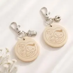 マタニティマーク キーホルダー 木製 小さめ 軽い ナチュラル 両面 ナスカン